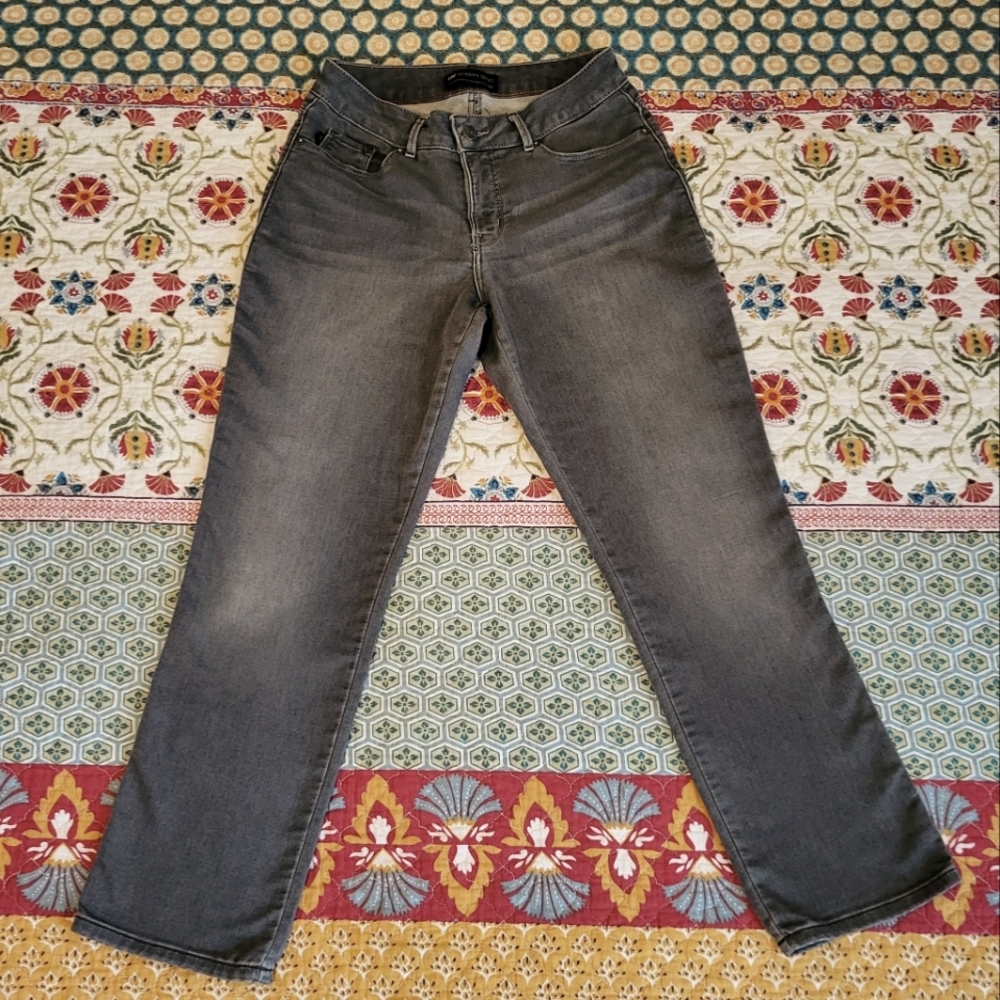 Lee Modern Series Grey straight leg denim jeans, size 8 short